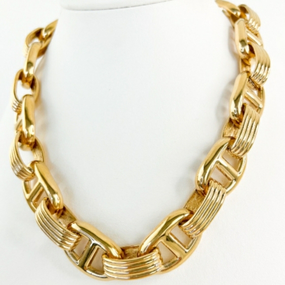 Givenchy Vintage Chunky Gold Plated Chain Link Necklace, Like New! - Picture 3 of 10